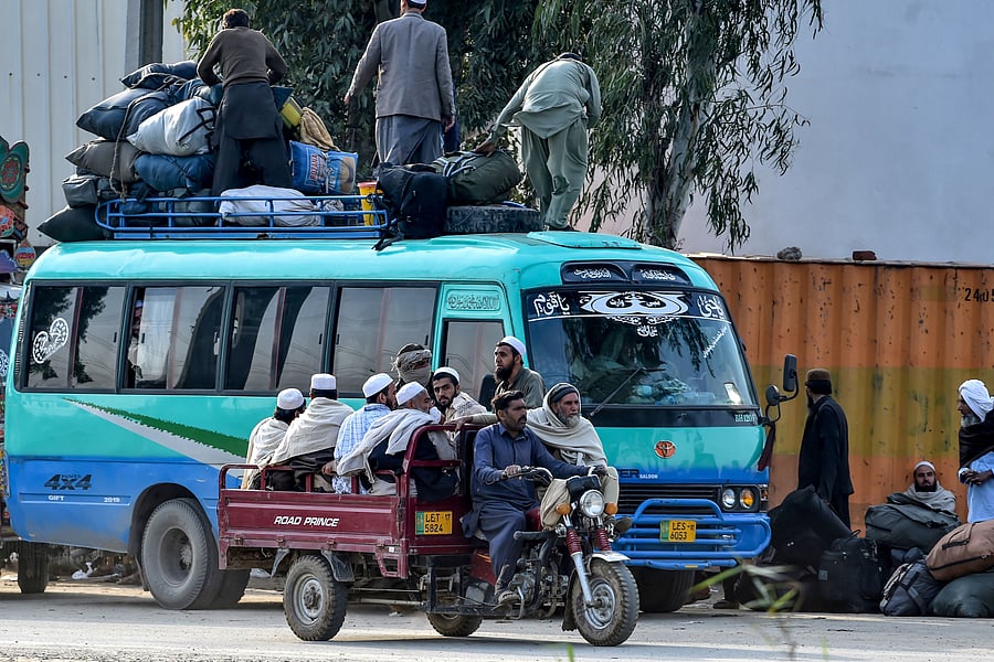 Worshipers leaving after attending the three-day annual Tablighi Jamaat religious gathering. (AFP Photo)