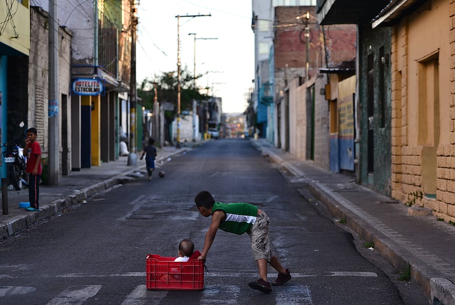 Rising malnutrition is expected as 368.5 million children across 143 countries who normally rely on school meals for a reliable source of daily nutrition must now look to other sources. (AFP photo)