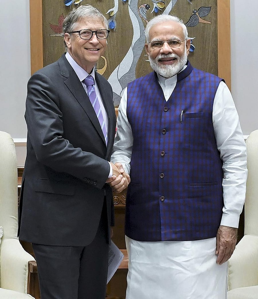 Prime Minister Narendra Modi shakes hands Bill Gates (PTI File photo)