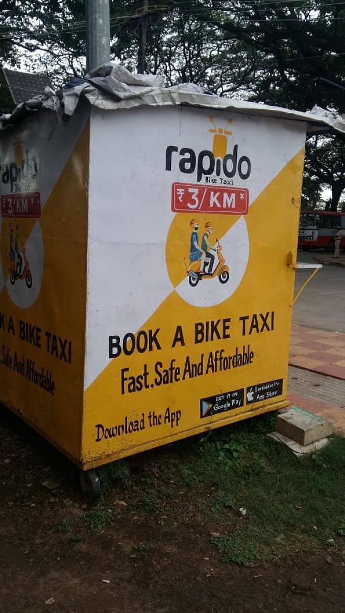 The advertisement for Rapido motorbike services (DH Photo)