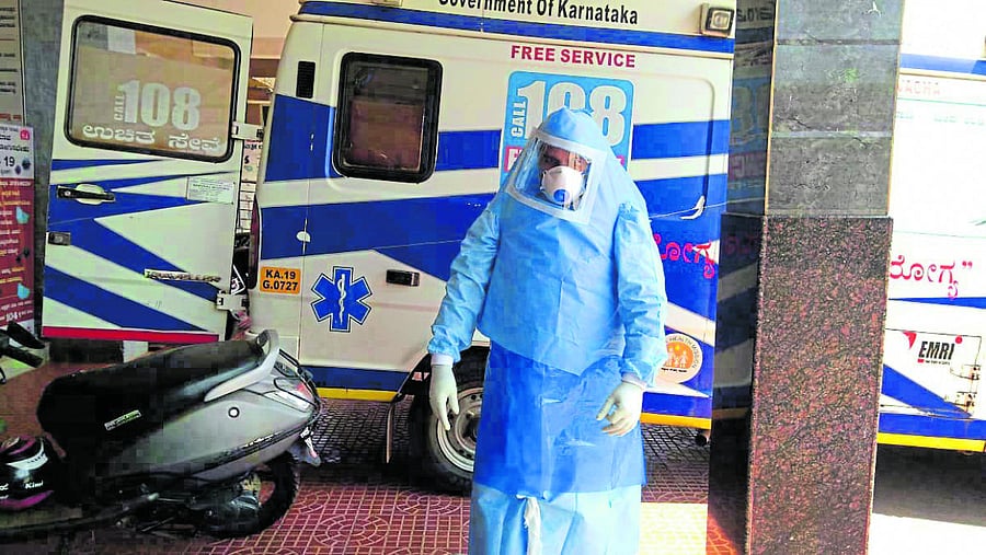 Industrial units in and around Bengaluru have been producing 50% of the one lakh coveralls being manufactured every day. DH File Photo