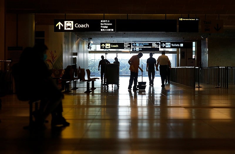 A view of a largely empty Changi Airport Terminal 2 a day before its 18-month closure due to the impact of the coronavirus disease (COVID-19) outbreak. (Reuters Photo)