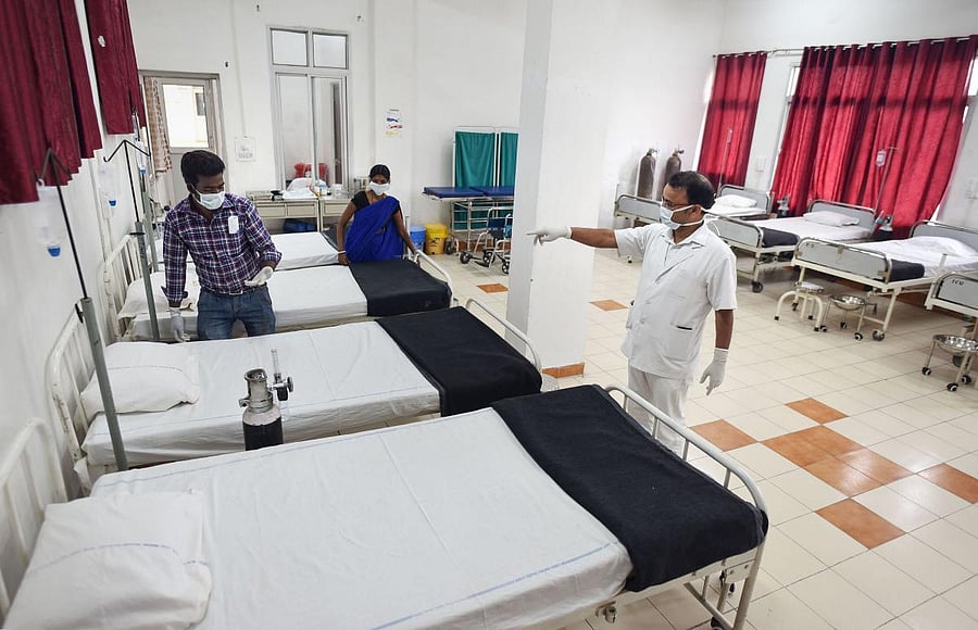 Medics on duty at an isolation ward in the wake of coronavirus (COVID 19), at Railway Hospital, in Prayagraj. PTI