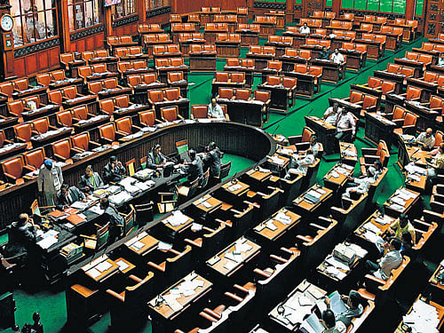 Most ministers andmembers chose not to attend the Assembly proceedings in viewofWorld Cup semifinalmatch between India and Australia on Thursday. DH PHOTO