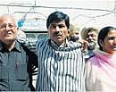 Wasil Khan flanked by his sister Mohazra Khatoon and brother-in-law Shahid Raza Khan after his release from Amritsar jail.