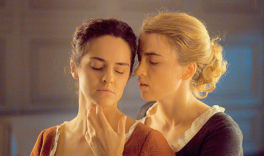 A scene from ‘Portrait of a Lady on Fire’.