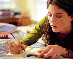 Note-making goes  a long way in IAS