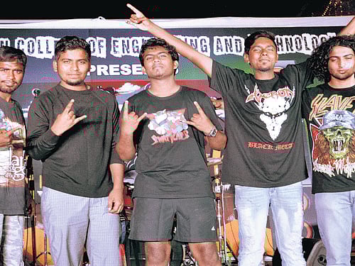 rocking Some of the members of 'Errorz'.