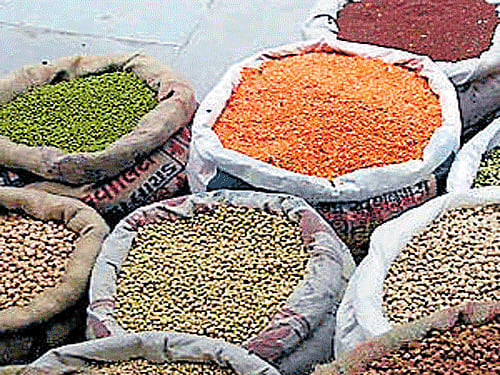 It has also directed state governments to intensify anti-hoarding operations and keep a check on black-marketing and profiteering by traders. DH File photo