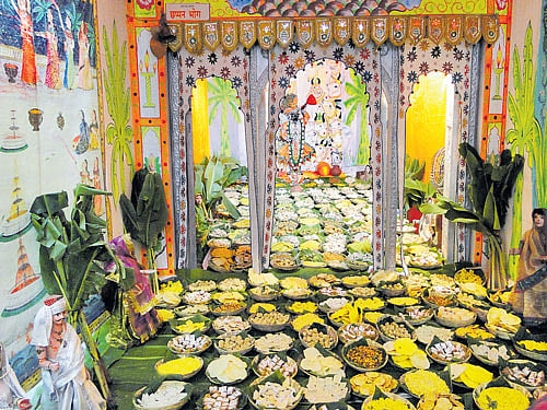 Lord Krishna at Shrinathji Temple in Nathdwara, Rajasthan, being offered 'bhog'.