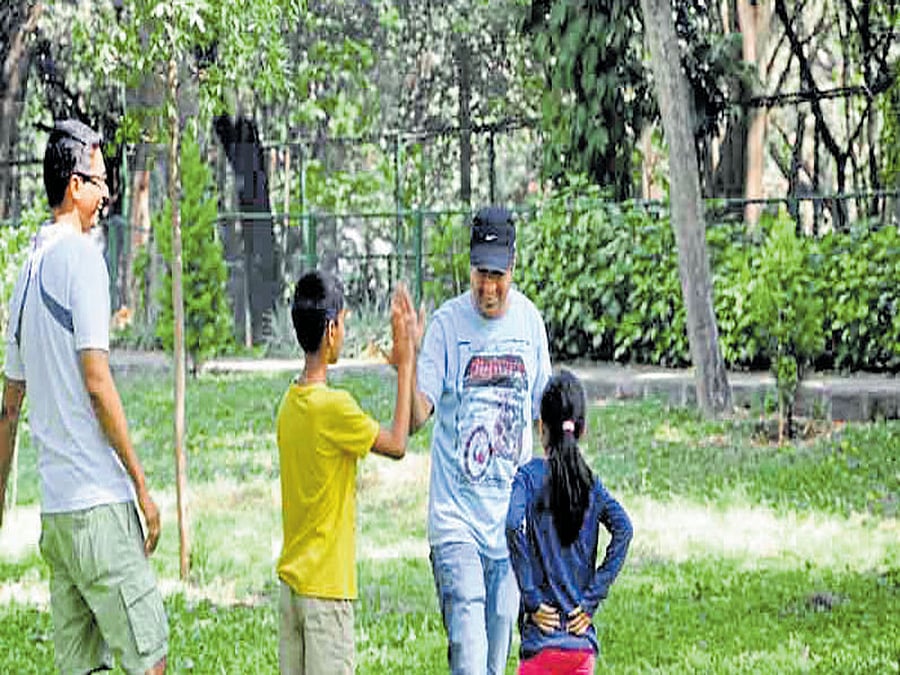 Participants at the 'Sparrowz Cubbon Treasure Hunt' at Cubbon Park.