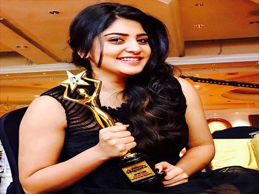 Southern actress Manjima Mohan recently shut down a person, who made derogatory comments about actresses and their clothes on Twitter. Photo via Twitter.