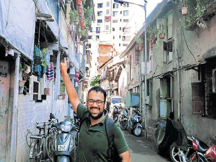 Siddhartha Fondekar explains about Girgaon. Photo by Mrityunjay Bose