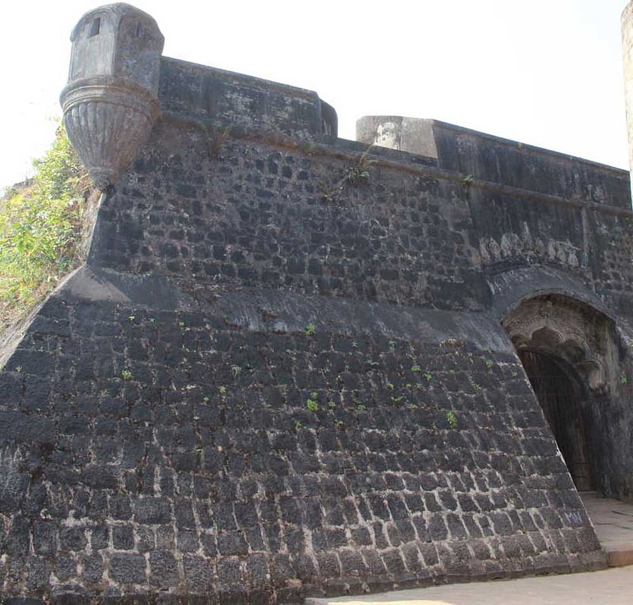 Manjarabad Fort