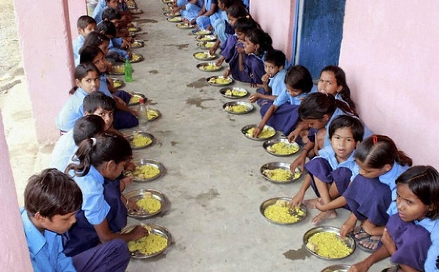 <div class="paragraphs"><p>Representative image of students having midday meal</p></div>