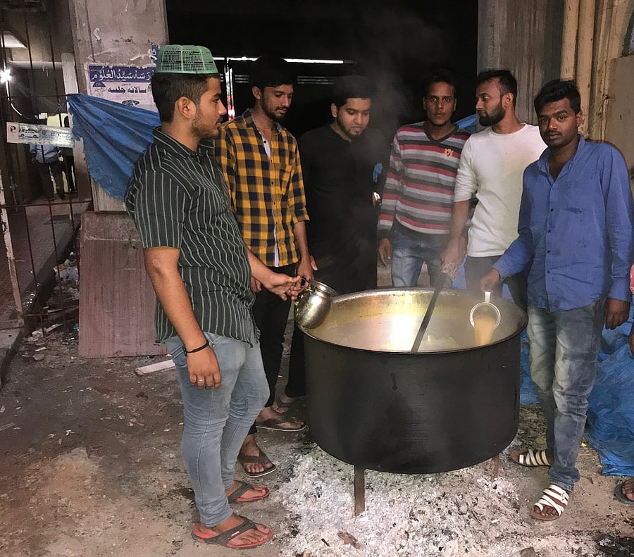 Aamir, Faheem,Nabeel, Asif, Wasim and Irfan.