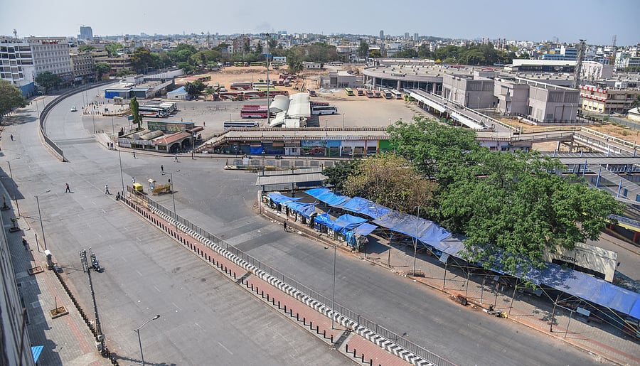 The state has at least 32 administrative departments and has some 5.2 lakh government employees.  (Credit: DH Photo)