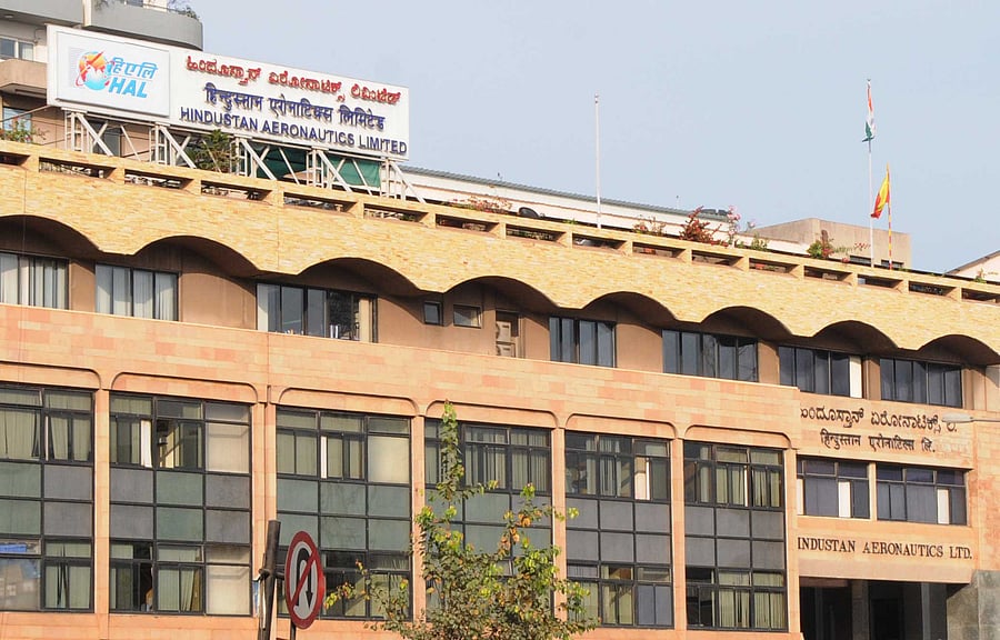 In a detailed letter, the HAL employees alleged that Defence Minister Nirmala Sitharaman is attempting to build a false narrative of the PSU being incapable of building Rafale aircraft or refusing to give guarantee for the manufactured Rafale aircraft purely with a view to mislead the nation. (DH File Photo)