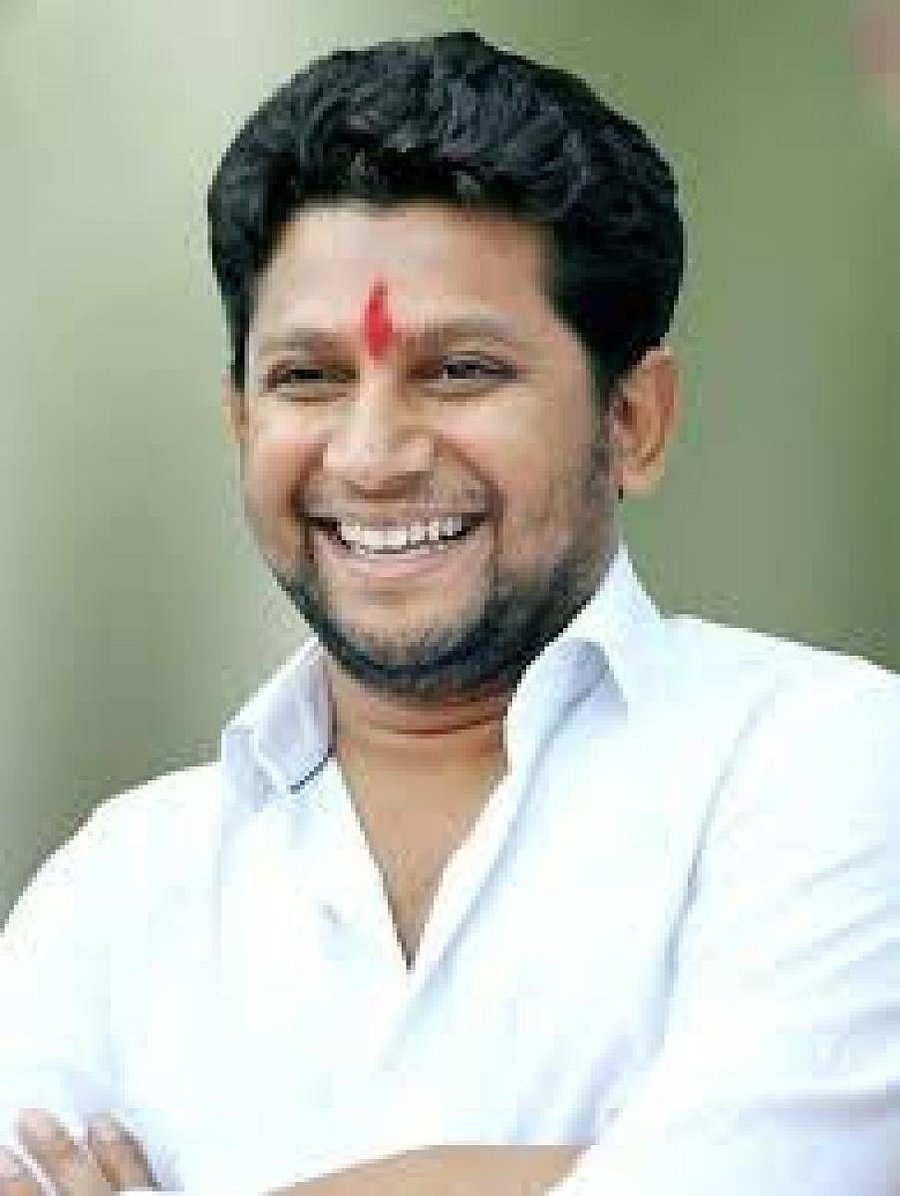 Dr Sujay is the son of the leader of opposition in Maharashtra Legislative Assembly and senior Congressman Radhakrishna Vikhe-Patil and grandson of late Balasaheb Vikhe-Patil.