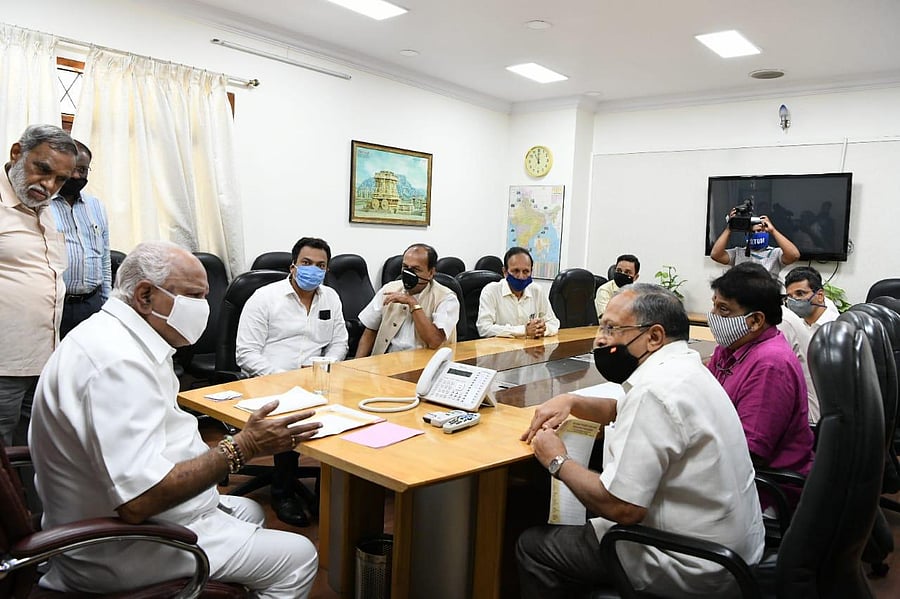 Hoteliers with Chief Minister BS Yediyurappa. (Credit: Chief Minister’s Office)
