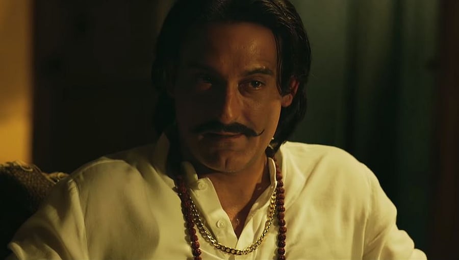 Akshaye Khanna is one of the few decent things in Sab Kushal Mangal. Photo: YouTube screenshot