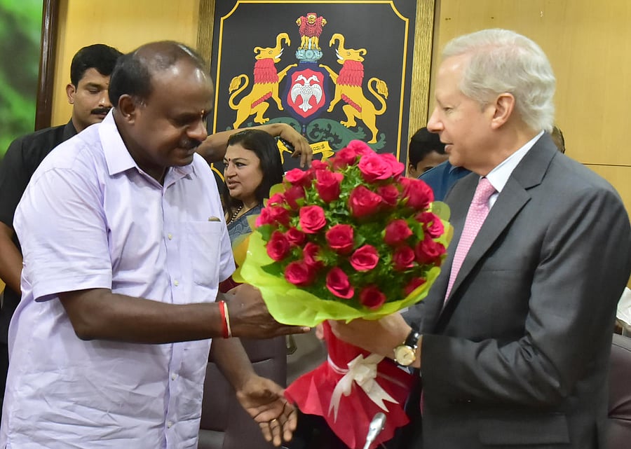 Chief Minister H D Kumaraswamy greets US Ambassador to India Kenneth Juster at the Vidhana Soudha on Thursday.