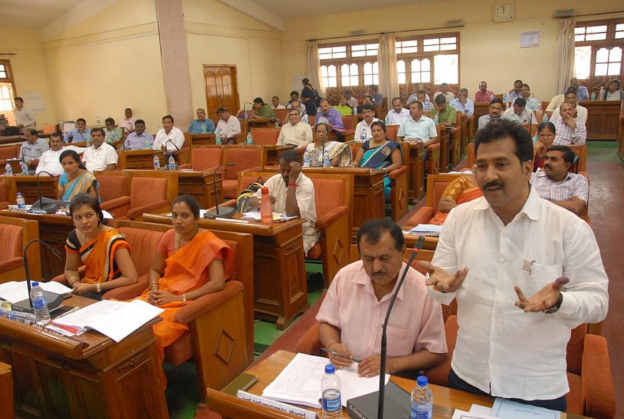 The meeting decided to take a delegation to the government with the local MLAs.