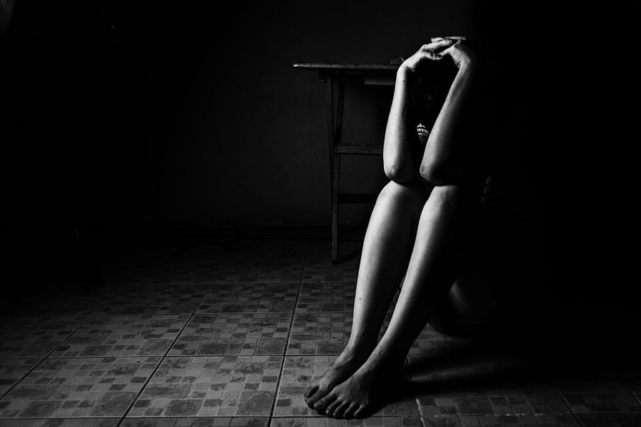 Three men were trying to sell the girl for Rs 500.
