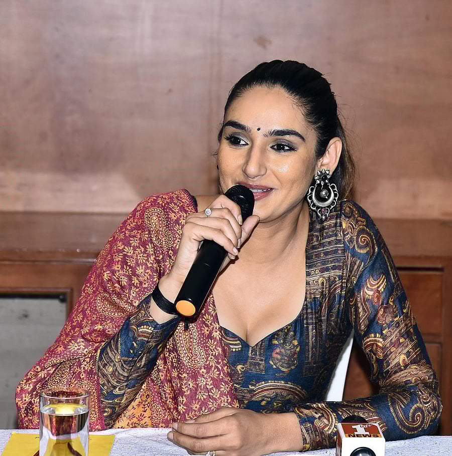 Kannada actor Ragini Dwivedi address a press in Hubballi on Tuesday. (DH Photo)