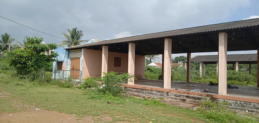 The defunct Shuddha Ganga drinking water unit at Old APMC yard in Kadur.