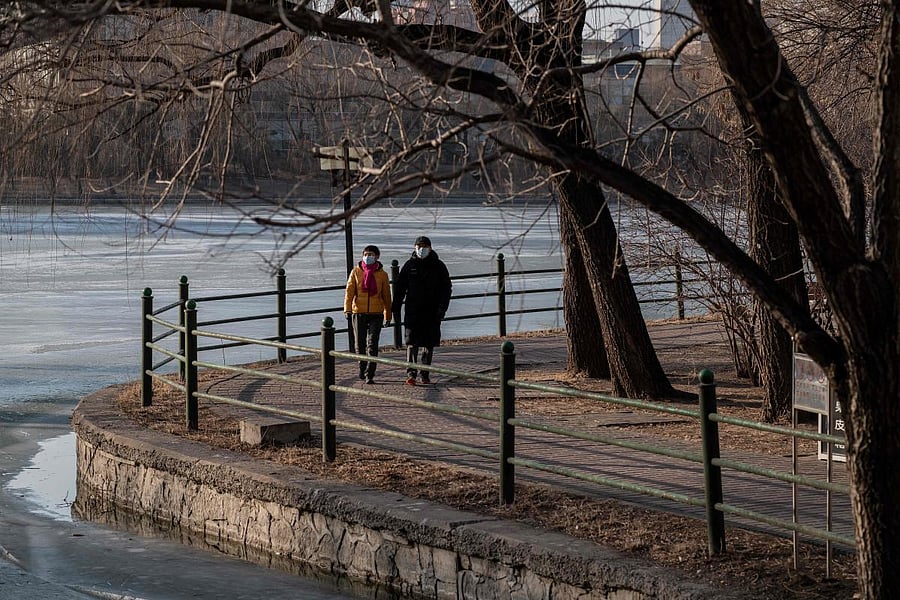 China faced deepening isolation over its coronavirus epidemic on February 1 as the death toll soared to 259, with the United States leading a growing list of nations to impose extraordinary Chinese travel bans. (Photo by AFP)