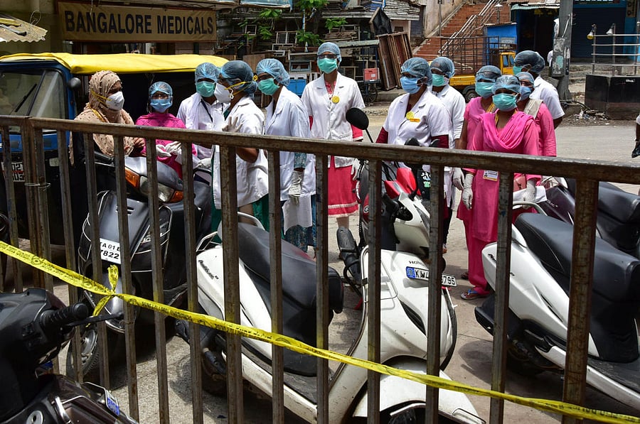 All 40,000 residents of Padarayanapura will be randomly tested on Monday. DH FILE/Irshad Mahammad