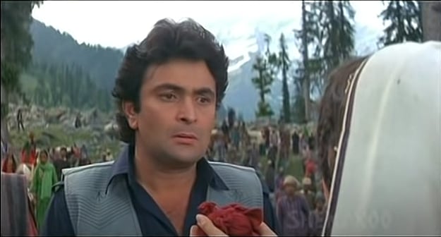 Still from the song 'O Jaanewaale' from the movie Henna (Youtube Screengrab)