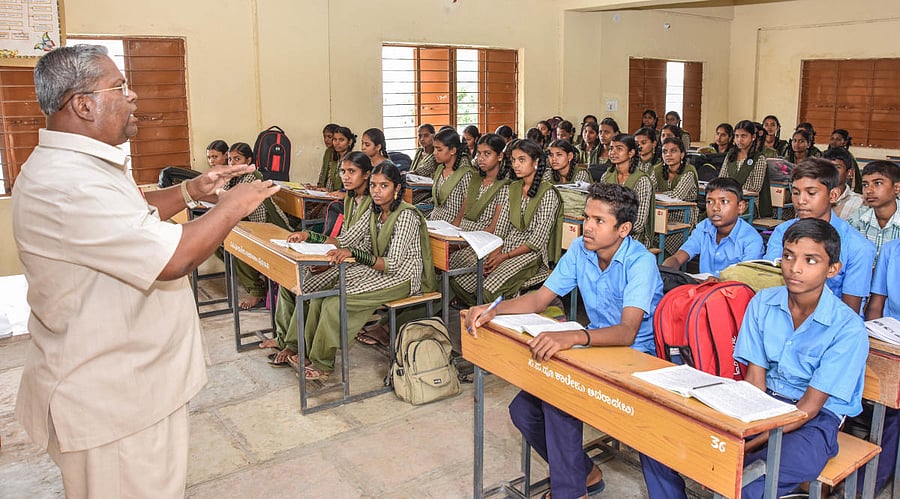 The circular stipulates that schools cannot recruit teachers if their SSLC results for the last five years is lesser than that of the district average. DH file photo