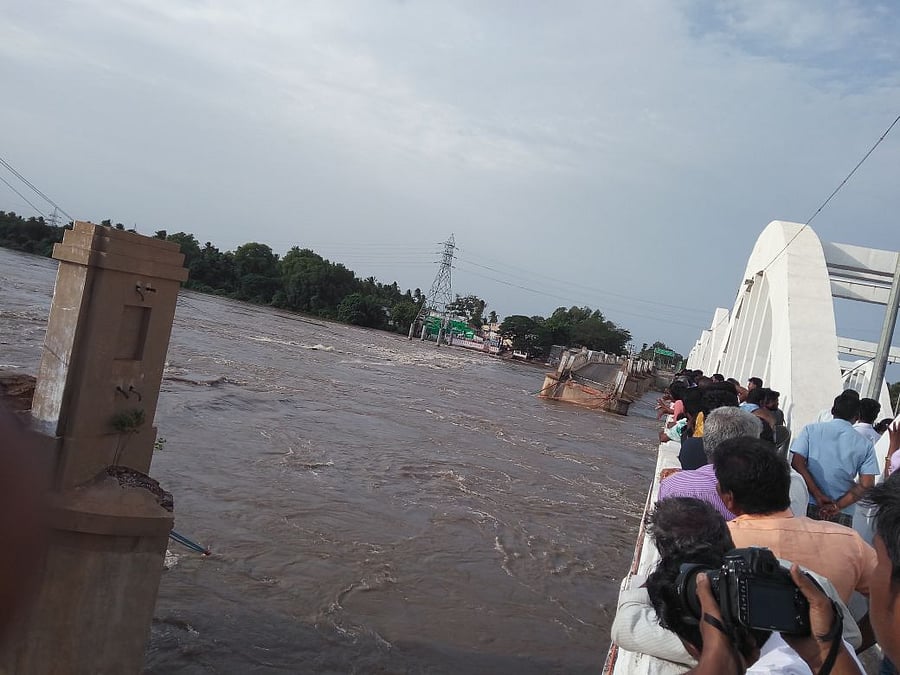 The British era bridge was an important part of modern Tiruchirappalli’s history. (DH Photo)