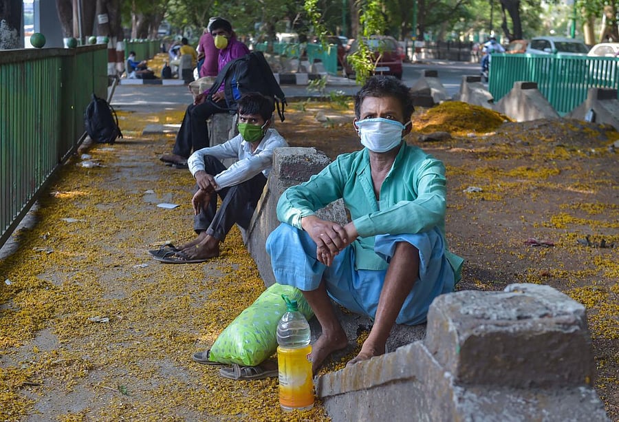 Migrant workers in Thane amid coronavirus lockdown (PTI Photo)