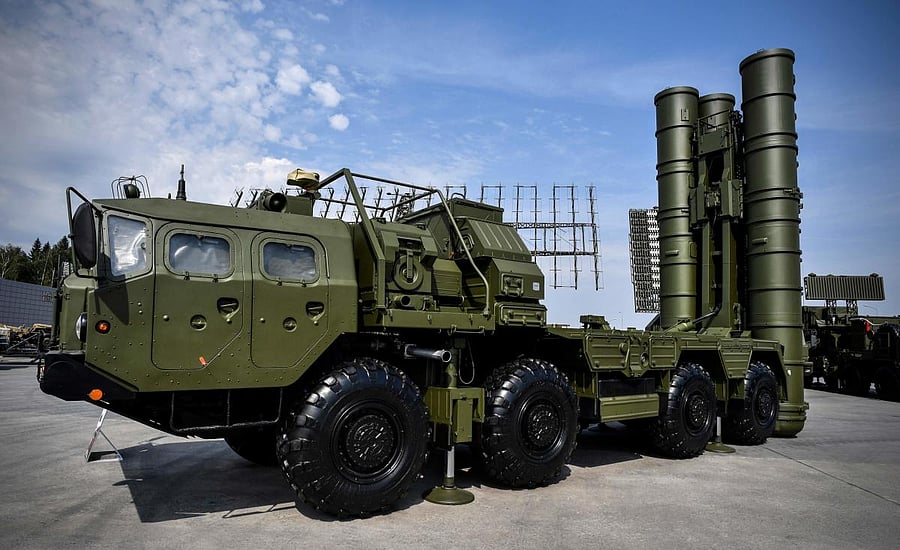 Russian S-400 anti-aircraft missile launching system (AFP Photo)