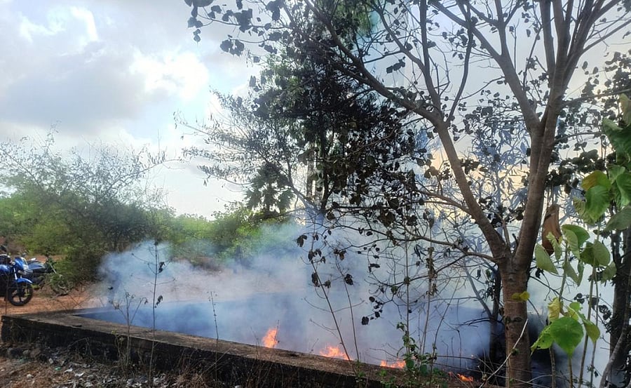 A man set fire to the garbage in Hakladi in Udupi district.