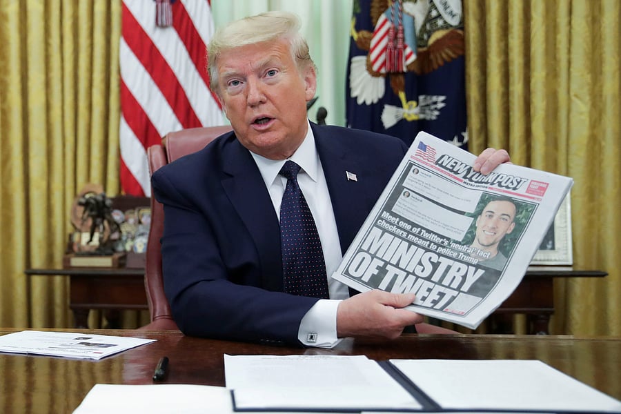 U.S. President Trump signs executive order regarding social media companies at the White House in Washington. (Reuters Photo)
