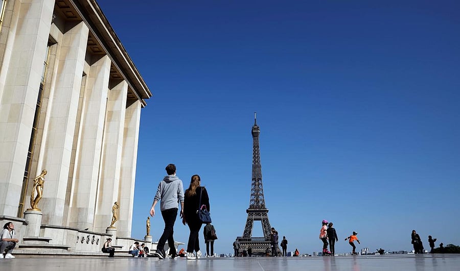 Eiffel tower in France (AFP Photo)