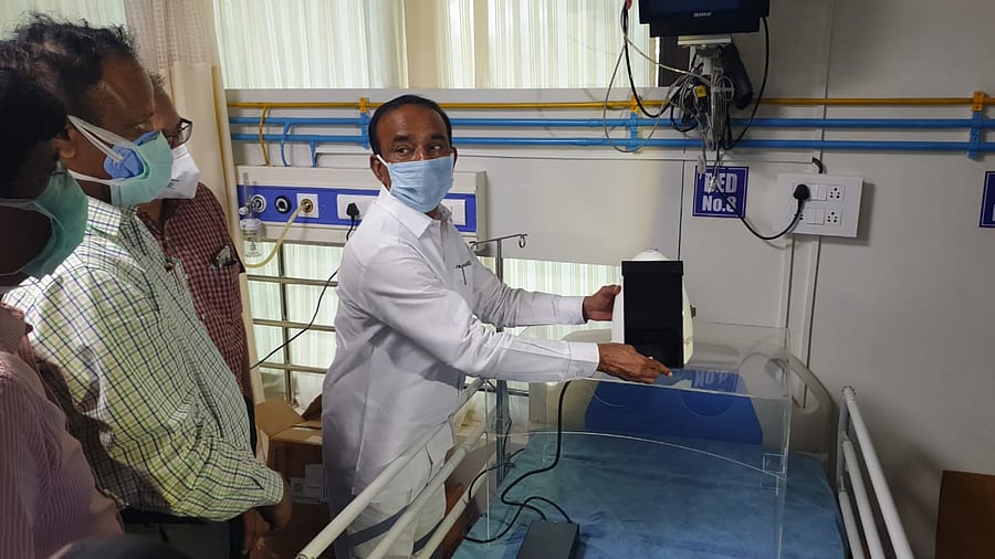 Telangana health minister Etela Rajender reviewed the facilities at the Covid-19 hospital in Gachibowli of Hyderabad, on Wednesday. DH Photo