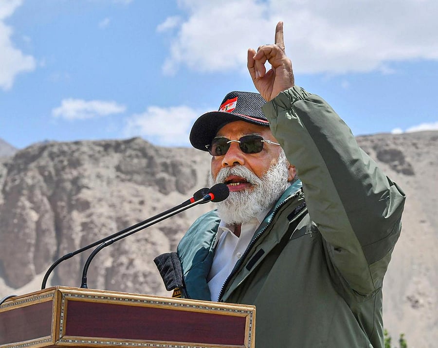 His trip had already been adapted to account for his increasing use of a wheelchair, due to knee pain.