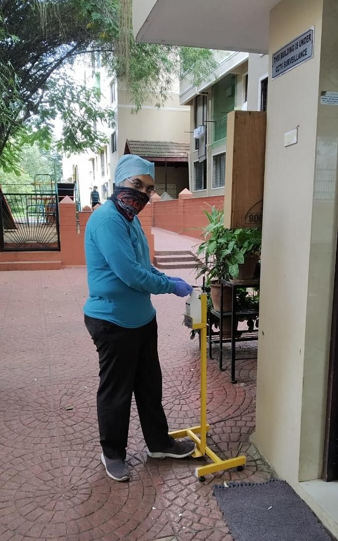 Actor Srianth Vasishta, a resident of Gopalan Brindavan Apartment complex at Amarajyothi Nagar, donned the role of a security guard on Monday.