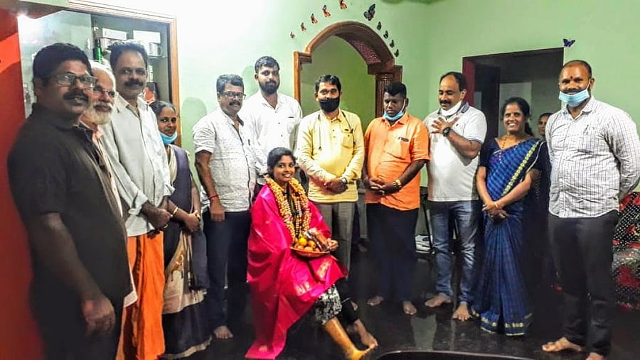 Raksha Nayak was felicitated by Udupi district BJP unit president Kuyiladi Suresh Nayak.