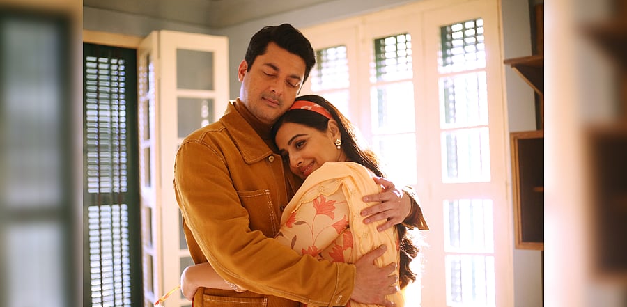 Jisshu Sengupta, Vidya Balan in a still from 'Shakuntala Devi'. Credit: Amazon Prime Video