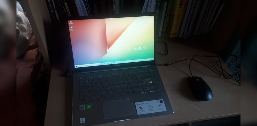 The Asus Vivobook S14 S433. Credit: DH Photo/Varun HK