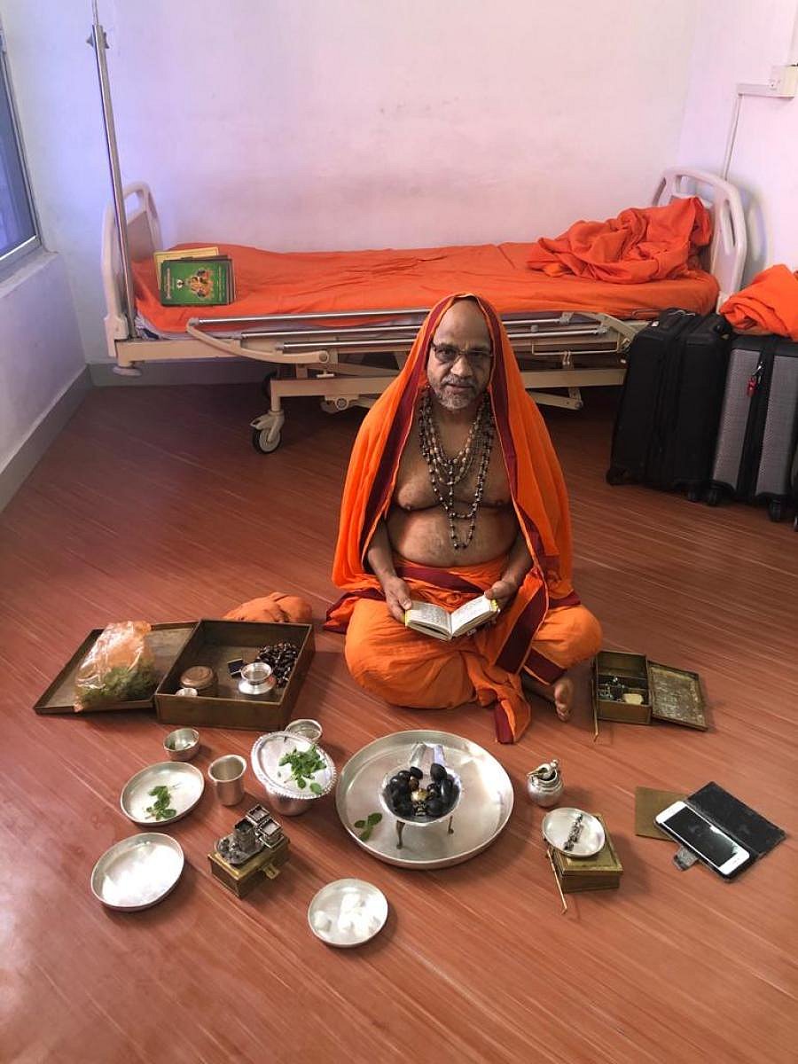 Sugunendra Theertha Swami