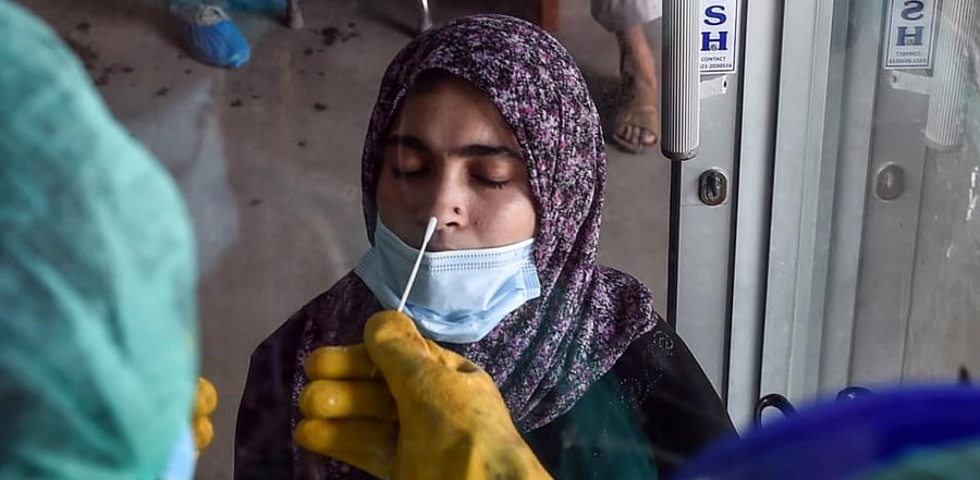 Coronavirus sufferers in Pakistan. Credit: AFP