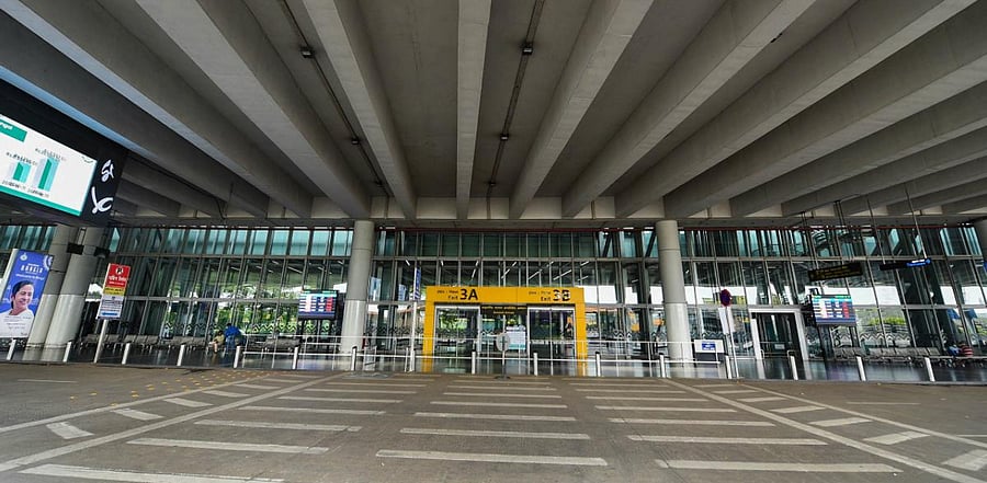 The embargo on the arrival of flights to Kolkata airport from Delhi, Mumbai, Pune, Chennai, Nagpur and Ahmedabad was first imposed for a period of 14 days from July 6. It was initially extended till July 31, and then subsequently to August 15. Credit: PTI Photo