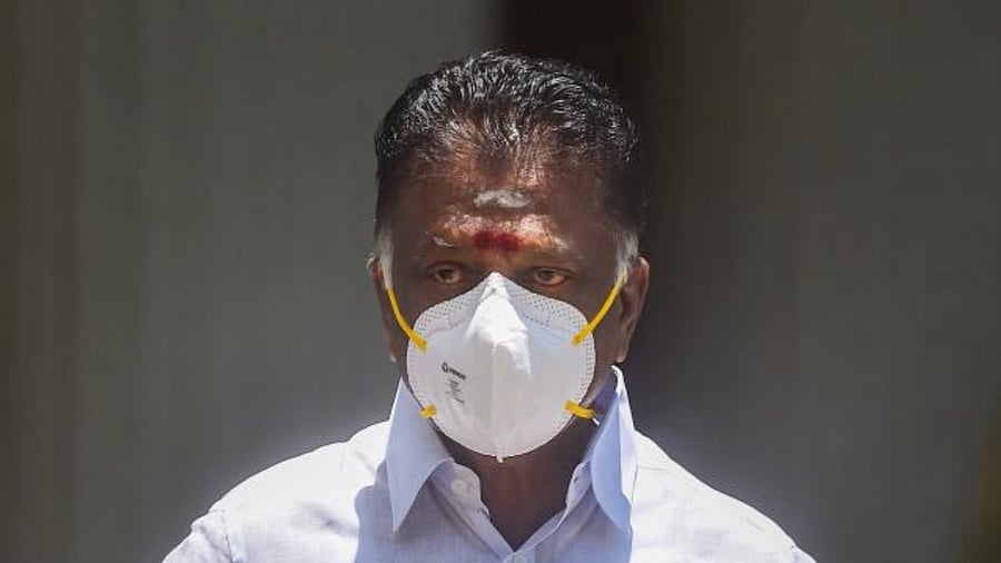 AIADMK coordinator O Panneerselvam on Saturday managed to get a joint statement released with his deputy in party and boss in the government, Edappadi K Palaniswami, issuing a diktat to leaders not to talk or give media interviews regarding policy decisions of the party. Credit: PTI